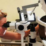 Vision for Puma – Augenärztin vom Marien Hospital Düsseldorf operiert Blinde in Tansania